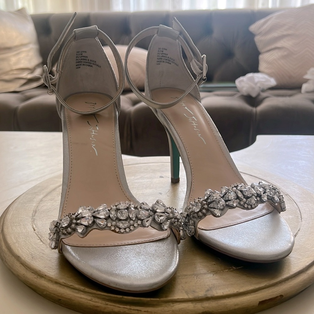 Blue by Betsy Johnson Erin Heel size 8.5